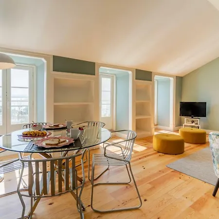 Santos By Linc Apartment *